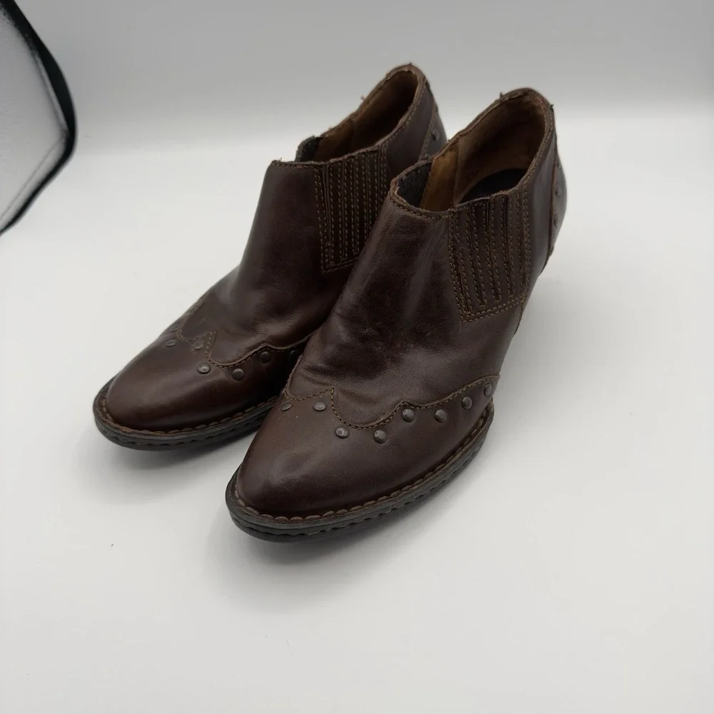 Womens‎ size 7 Born W61991 Brown Leather Western Casual Slip On Ankle Bootie